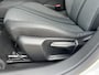 Peugeot 208 1.2 Hybrid 110 PK Allure | Hybride Elektrisch rijden met Automaat | 360 Graden Camera + Dodehoek detectie | Stoelverwarming |  LED Verlichting | Navigatie | Lichtmetalen Velgen | Cruise & Climate Control.