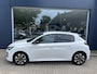 Peugeot 208 1.2 Hybrid 110 PK Allure | Hybride Elektrisch rijden met Automaat | 360 Graden Camera + Dodehoek detectie | Stoelverwarming |  LED Verlichting | Navigatie | Lichtmetalen Velgen | Cruise & Climate Control.