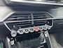 Peugeot 208 1.2 Hybrid 110 PK Allure | Hybride Elektrisch rijden met Automaat | 360 Graden Camera + Dodehoek detectie | Stoelverwarming |  LED Verlichting | Navigatie | Lichtmetalen Velgen | Cruise & Climate Control.