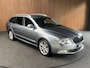 Skoda Superb Combi 1.8 TSI Navi PDC Climate BiXenon Keyless LM velgen Trekhaak 1e Eigenaar NL auto