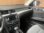 Skoda Superb Combi 1.8 TSI Navi PDC Climate BiXenon Keyless LM velgen Trekhaak 1e Eigenaar NL auto