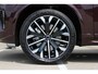 Volvo XC90 T8 Plug-in hybrid AWD Ultra Bright | Luchtvering | Geventileerd leer met stoelkoeling | voorstoel(en) met massagefunctie | Google Navigatie | Head Up Display | Bowers & Wilkins audiosysteem | Standkachel | Stoelverwarming | 360° Parkeercamera | Extra getint glas