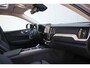 Volvo XC60 T6 Plug-in hybrid AWD Plus Dark | Luchtvering | Adaptieve Cruise Control met Pilot Assist | Panoramadak met schuif/-kantelfunctie | Premium audio by Harman Kardon | Elektrische voorstoelen met geheugen | Verwarmbare voorstoelen, achterbank + stuurwiel | Head-Up Display | Apple Carplay/Android auto | 22 inch Lichtmetalen velgen