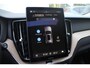 Volvo XC60 T6 Plug-in hybrid AWD Plus Dark | Luchtvering | Adaptieve Cruise Control met Pilot Assist | Panoramadak met schuif/-kantelfunctie | Premium audio by Harman Kardon | Elektrische voorstoelen met geheugen | Verwarmbare voorstoelen, achterbank + stuurwiel | Head-Up Display | Apple Carplay/Android auto | 22 inch Lichtmetalen velgen