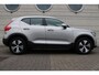 Volvo XC40 T4 Twin Engine 211pk GT Core Bright | Pilot Assist | Camera achter | Elektrische achterklep | Stoel- en stuurverwarming | Blis | 18"All Seasonbanden | Parkeerverwarming | Drive Modes | Apple Carplay | Android Auto