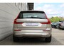 Volvo XC60 T6 Plug-In Hybrid AWD Ultimate Bright | Trekhaak | Panoramadak | Bowers & Wilkins | Headup | Full Led | 20 Inch | All  Seasonbanden | Preconditioning | Lederen bekleding | Stoelventilatie | Stoelmassage | Luchtvering | Visual Park Assist | Elektrisch bedienbare voorstoelen met geheugen | Blis | Google Maps | Google Assistant