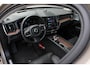 Volvo XC60 T6 Plug-In Hybrid AWD Ultimate Bright | Trekhaak | Panoramadak | Bowers & Wilkins | Headup | Full Led | 20 Inch | All  Seasonbanden | Preconditioning | Lederen bekleding | Stoelventilatie | Stoelmassage | Luchtvering | Visual Park Assist | Elektrisch bedienbare voorstoelen met geheugen | Blis | Google Maps | Google Assistant
