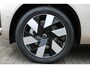 Volvo XC60 T6 Plug-In Hybrid AWD Ultimate Bright | Trekhaak | Panoramadak | Bowers & Wilkins | Headup | Full Led | 20 Inch | All  Seasonbanden | Preconditioning | Lederen bekleding | Stoelventilatie | Stoelmassage | Luchtvering | Visual Park Assist | Elektrisch bedienbare voorstoelen met geheugen | Blis | Google Maps | Google Assistant