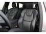 Volvo XC60 T6 Plug-In Hybrid AWD Ultimate Bright | Trekhaak | Panoramadak | Bowers & Wilkins | Headup | Full Led | 20 Inch | All  Seasonbanden | Preconditioning | Lederen bekleding | Stoelventilatie | Stoelmassage | Luchtvering | Visual Park Assist | Elektrisch bedienbare voorstoelen met geheugen | Blis | Google Maps | Google Assistant