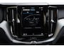 Volvo XC60 2.0 T8 Plug-in hybrid AWD Ultra Black Edition | 2250 kg Trekgewicht | Trekhaak | Luchtvering | Panoramadak | 360 graden camera