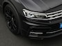 Volkswagen Tiguan 1.5 TSI 150 pk DSG ACT Highline Business R / R-Line | Panoramadak | R-Line | Trekhaak | Rondomzicht camera | Park Assist | 20 inch