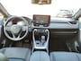 Toyota RAV4 2.5 Hybrid BI-TONE STOEL/STUURVERW 360°CAMERA JBL-AUDIO BLIND SPOT 19'' LM-VELGEN EL-ACHTERKLEP NAVI APPLE/ANDROID CLIMA