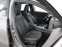Mercedes-Benz A-klasse 180 AMG Line | Panoramadak | Wide Screen | Sfeerverlichting | Sportstoelen | Camera | DAB |  Climate Control | Navigatie | Stoelverwarming | Dodehoek detectie | Multibeam LED |