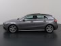 Mercedes-Benz A-klasse 180 AMG Line | Panoramadak | Wide Screen | Sfeerverlichting | Sportstoelen | Camera | DAB |  Climate Control | Navigatie | Stoelverwarming | Dodehoek detectie | Multibeam LED |