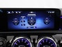 Mercedes-Benz A-klasse 180 AMG Line | Panoramadak | Wide Screen | Sfeerverlichting | Sportstoelen | Camera | DAB |  Climate Control | Navigatie | Stoelverwarming | Dodehoek detectie | Multibeam LED |