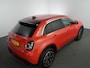 Fiat 600 600e La Prima 54 kWh | Achteruitrijcamera | Airco (automatisch) | Apple Carplay/Android Auto|telefoonintegratie premium