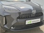 Toyota Yaris Cross 1.5 Hybrid 130 TeamPlayer Dynamic / tot 10 jaar Garantie / Winter Pakket / Safety Pakket / Adaptief CC / Stuur-, Stoel en voorruitverwarming / Draadloze telefoon lader / Apple Carplay Android Auto / Achteruitrijcamera /