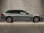 BMW 5-Serie Touring 520d High Executive Sportline 191Pk Automaat (APPLE CARPLAY, LEDER, SFEERVERLICHTING, GETINT GLAS, ELEK SPORTSTOELEN, STOELVERWARMING, VIRTUAL COCKPIT, NIEUWE APK, NIEUWSTAAT)