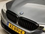 BMW 5-Serie Touring 520d High Executive Sportline 191Pk Automaat (APPLE CARPLAY, LEDER, SFEERVERLICHTING, GETINT GLAS, ELEK SPORTSTOELEN, STOELVERWARMING, VIRTUAL COCKPIT, NIEUWE APK, NIEUWSTAAT)