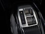 Peugeot 2008 1.2 Hybrid 136 Allure | Stoelverwarming | Remote services | Parkeersensoren achter | Cruise control | Automatisch dimmende binnenspiegel |