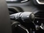 Peugeot 2008 1.2 Hybrid 136 Allure | Stoelverwarming | Remote services | Parkeersensoren achter | Cruise control | Automatisch dimmende binnenspiegel |