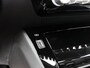 Peugeot e-2008 SUV EV GT 50 kWh 136pk | Accu SOH 92,6% | Navigatie | Schuif-/Kanteldak | Achteruitrijcamera | Full Led koplampen | 3D Cockpit | Climate Control | Adaptieve Cruise Control | Half Lederen sportstoelen | Parkeersensoren v+a | Keyless | Apple Carplay / Android Auto | DAB+ radio | Donker getint glas | 17" lichtmetalen velgen |