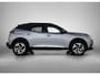 Peugeot e-2008 SUV EV GT 50 kWh 136pk | Accu SOH 92,6% | Navigatie | Schuif-/Kanteldak | Achteruitrijcamera | Full Led koplampen | 3D Cockpit | Climate Control | Adaptieve Cruise Control | Half Lederen sportstoelen | Parkeersensoren v+a | Keyless | Apple Carplay / Android Auto | DAB+ radio | Donker getint glas | 17" lichtmetalen velgen |