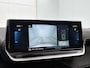 Peugeot e-2008 SUV EV GT 50 kWh 136pk | Accu SOH 92,6% | Navigatie | Schuif-/Kanteldak | Achteruitrijcamera | Full Led koplampen | 3D Cockpit | Climate Control | Adaptieve Cruise Control | Half Lederen sportstoelen | Parkeersensoren v+a | Keyless | Apple Carplay / Android Auto | DAB+ radio | Donker getint glas | 17" lichtmetalen velgen |