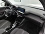 Peugeot e-2008 SUV EV GT 50 kWh 136pk | Accu SOH 92,6% | Navigatie | Schuif-/Kanteldak | Achteruitrijcamera | Full Led koplampen | 3D Cockpit | Climate Control | Adaptieve Cruise Control | Half Lederen sportstoelen | Parkeersensoren v+a | Keyless | Apple Carplay / Android Auto | DAB+ radio | Donker getint glas | 17" lichtmetalen velgen |