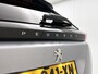 Peugeot e-2008 SUV EV GT 50 kWh 136pk | Accu SOH 92,6% | Navigatie | Schuif-/Kanteldak | Achteruitrijcamera | Full Led koplampen | 3D Cockpit | Climate Control | Adaptieve Cruise Control | Half Lederen sportstoelen | Parkeersensoren v+a | Keyless | Apple Carplay / Android Auto | DAB+ radio | Donker getint glas | 17" lichtmetalen velgen |