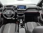 Peugeot e-2008 SUV EV GT 50 kWh 136pk | Accu SOH 92,6% | Navigatie | Schuif-/Kanteldak | Achteruitrijcamera | Full Led koplampen | 3D Cockpit | Climate Control | Adaptieve Cruise Control | Half Lederen sportstoelen | Parkeersensoren v+a | Keyless | Apple Carplay / Android Auto | DAB+ radio | Donker getint glas | 17" lichtmetalen velgen |