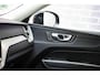 Volvo XC60 2.0 T6 Plug-in hybrid AWD Plus Dark | Trekhaak | Adapt Cruise | Stoel-stuurwiel-achterbankverwarming | Park assist voor en achter | 360 Camera |