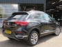 Volkswagen T-Roc 1.0 TSI 115pk STYLE / Digitaal dash. / Led / Elec.achterklep / Camera / 17 Inch / BOVAG garantie