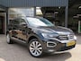 Volkswagen T-Roc 1.0 TSI 115pk STYLE / Digitaal dash. / Led / Elec.achterklep / Camera / 17 Inch / BOVAG garantie