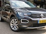 Volkswagen T-Roc 1.0 TSI 115pk STYLE / Digitaal dash. / Led / Elec.achterklep / Camera / 17 Inch / BOVAG garantie