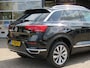 Volkswagen T-Roc 1.0 TSI 115pk STYLE / Digitaal dash. / Led / Elec.achterklep / Camera / 17 Inch / BOVAG garantie