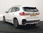 BMW X1 xDrive30e M Sport Plug In Hybrid 326pk Dealer O.H PHEV | Trekhaak Af Fabriek | Head Up | 360 Camera | Adaptive Cruise | Harman Kardon | Alcantara Sportstoelen Memory & Verwarmd | Apple Carplay | Navigatie | Sfeerverlichting |