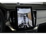Volvo XC90 T8 Plug-in hybrid AWD Ultra Dark | Panoramadak | Luchtvering | Premium audio by  Bowers & Wilkins | Verwarmbare en ventileerbare voorstoelen | Verwarmbaar stuurwiel | Verwarmbare achterbank | Rondom zichtcamera | 21 inch Lichtmetalen velgen