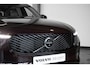 Volvo XC90 T8 Plug-in hybrid AWD Ultra Dark | Panoramadak | Luchtvering | Premium audio by  Bowers & Wilkins | Verwarmbare en ventileerbare voorstoelen | Verwarmbaar stuurwiel | Verwarmbare achterbank | Rondom zichtcamera | 21 inch Lichtmetalen velgen