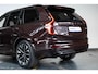 Volvo XC90 T8 Plug-in hybrid AWD Ultra Dark | Panoramadak | Luchtvering | Premium audio by  Bowers & Wilkins | Verwarmbare en ventileerbare voorstoelen | Verwarmbaar stuurwiel | Verwarmbare achterbank | Rondom zichtcamera | 21 inch Lichtmetalen velgen