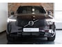 Volvo XC90 T8 Plug-in hybrid AWD Ultra Dark | Panoramadak | Luchtvering | Premium audio by  Bowers & Wilkins | Verwarmbare en ventileerbare voorstoelen | Verwarmbaar stuurwiel | Verwarmbare achterbank | Rondom zichtcamera | 21 inch Lichtmetalen velgen