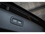 Volvo XC90 T8 Plug-in hybrid AWD Ultra Dark | Panoramadak | Luchtvering | Premium audio by  Bowers & Wilkins | Verwarmbare en ventileerbare voorstoelen | Verwarmbaar stuurwiel | Verwarmbare achterbank | Rondom zichtcamera | 21 inch Lichtmetalen velgen