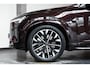Volvo XC90 T8 Plug-in hybrid AWD Ultra Dark | Panoramadak | Luchtvering | Premium audio by  Bowers & Wilkins | Verwarmbare en ventileerbare voorstoelen | Verwarmbaar stuurwiel | Verwarmbare achterbank | Rondom zichtcamera | 21 inch Lichtmetalen velgen