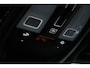 Volvo XC90 T8 Plug-in hybrid AWD Ultra Dark | Panoramadak | Luchtvering | Premium audio by  Bowers & Wilkins | Verwarmbare en ventileerbare voorstoelen | Verwarmbaar stuurwiel | Verwarmbare achterbank | Rondom zichtcamera | 21 inch Lichtmetalen velgen
