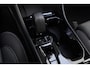 Volvo XC40 2.0 B4 Plus Dark | 2000 kg trekgewicht | Trekhaak | Verwarmbare voorruit | Harman/Kardon Audio | Elektrische stoelen met geheugen | Dodehoeksensoren | Achter Camera