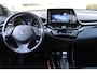 Toyota C-HR 1.8 Hybrid Style | 10 jaar Fabrieksgarantie* | Trekhaak | Navigatie | Camera | Climate control | JBL  | Stoel/stuurverw. | PDC V+A | LMV 18 inch