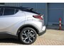 Toyota C-HR 1.8 Hybrid Style | 10 jaar Fabrieksgarantie* | Trekhaak | Navigatie | Camera | Climate control | JBL  | Stoel/stuurverw. | PDC V+A | LMV 18 inch