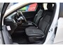 Renault Clio TCe 90 Intens 1E EIGENAAR | CLIMATE EN CRUISE CONTROL | DEALER ONDERHOUDEN | PARKEERSENSOREN V+A | CAMERA | APPLE CARPLAY EN ANDROID AUTO | LED VERLICHTING | KEYLESS ENTRY |