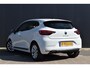 Renault Clio TCe 90 Intens 1E EIGENAAR | CLIMATE EN CRUISE CONTROL | DEALER ONDERHOUDEN | PARKEERSENSOREN V+A | CAMERA | APPLE CARPLAY EN ANDROID AUTO | LED VERLICHTING | KEYLESS ENTRY |