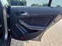 Mercedes-Benz CLA Shooting Brake 180 Business Solution | LED | Trekhaak | All-seasons | Sportstoelen | PDC | Navi | Camera |